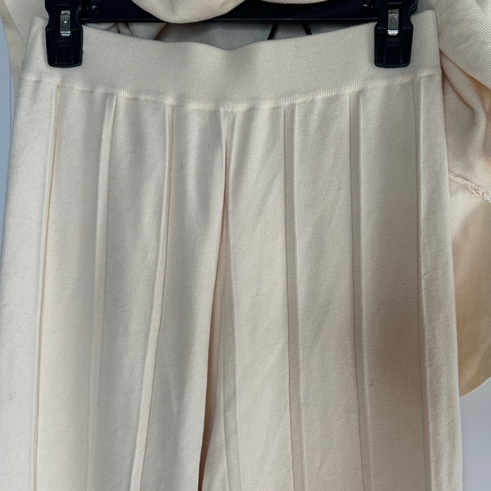 Cream Women's Top and Pants Set Size Small - Picture 7 of 9